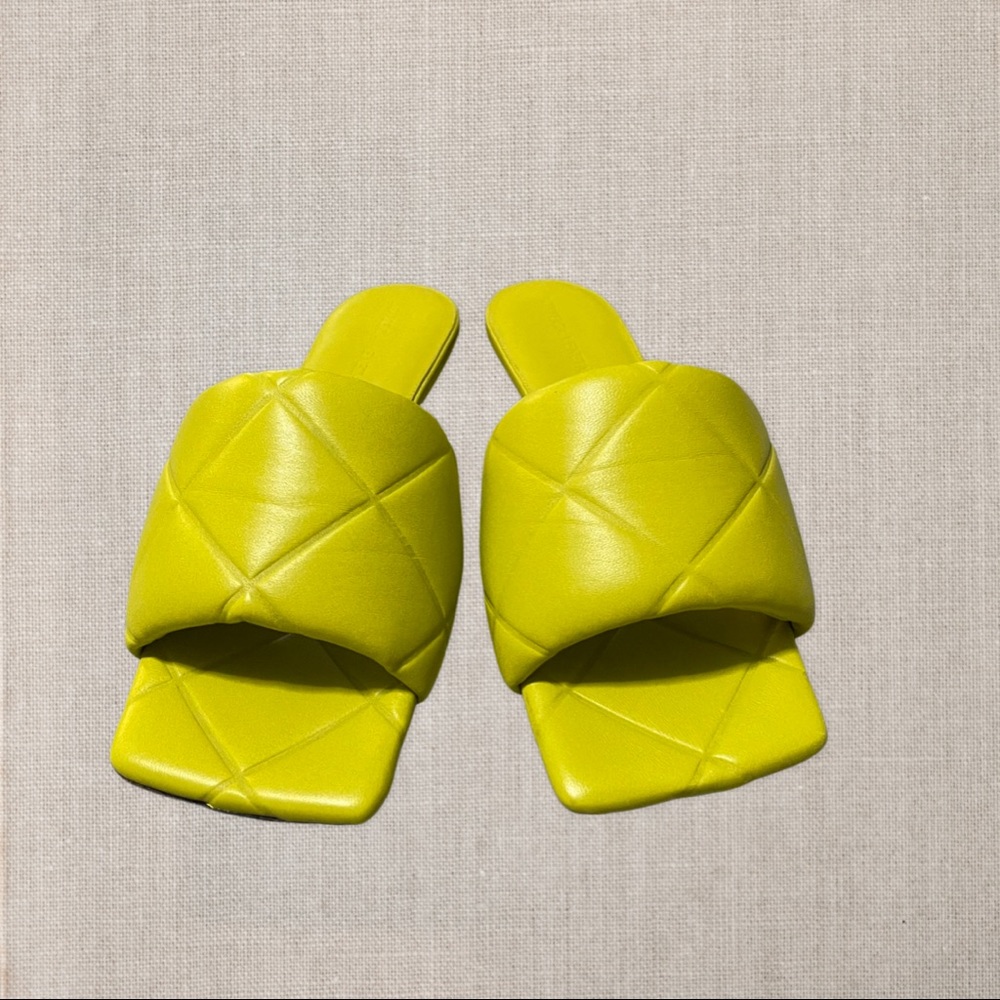 Sold‼️Bottega Veneta Lido leather Sandals